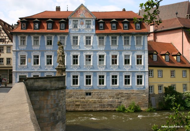 Mooie gekleurde, oude panden in Bamberg