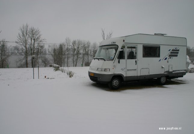 Le Chesne....Camping in de sneeuw